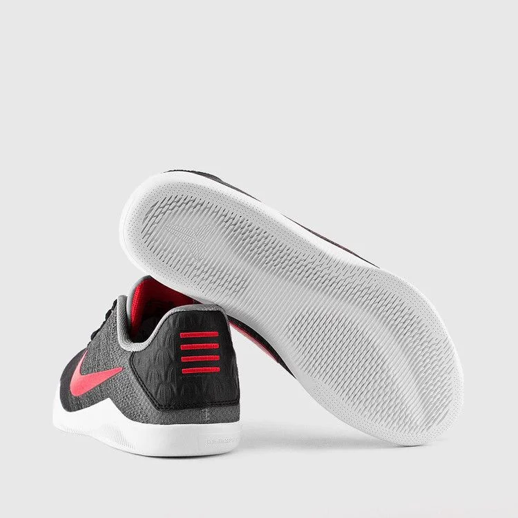 Krossovki-Nike-Kobe-11-GS-Tinker-Hatfield-2