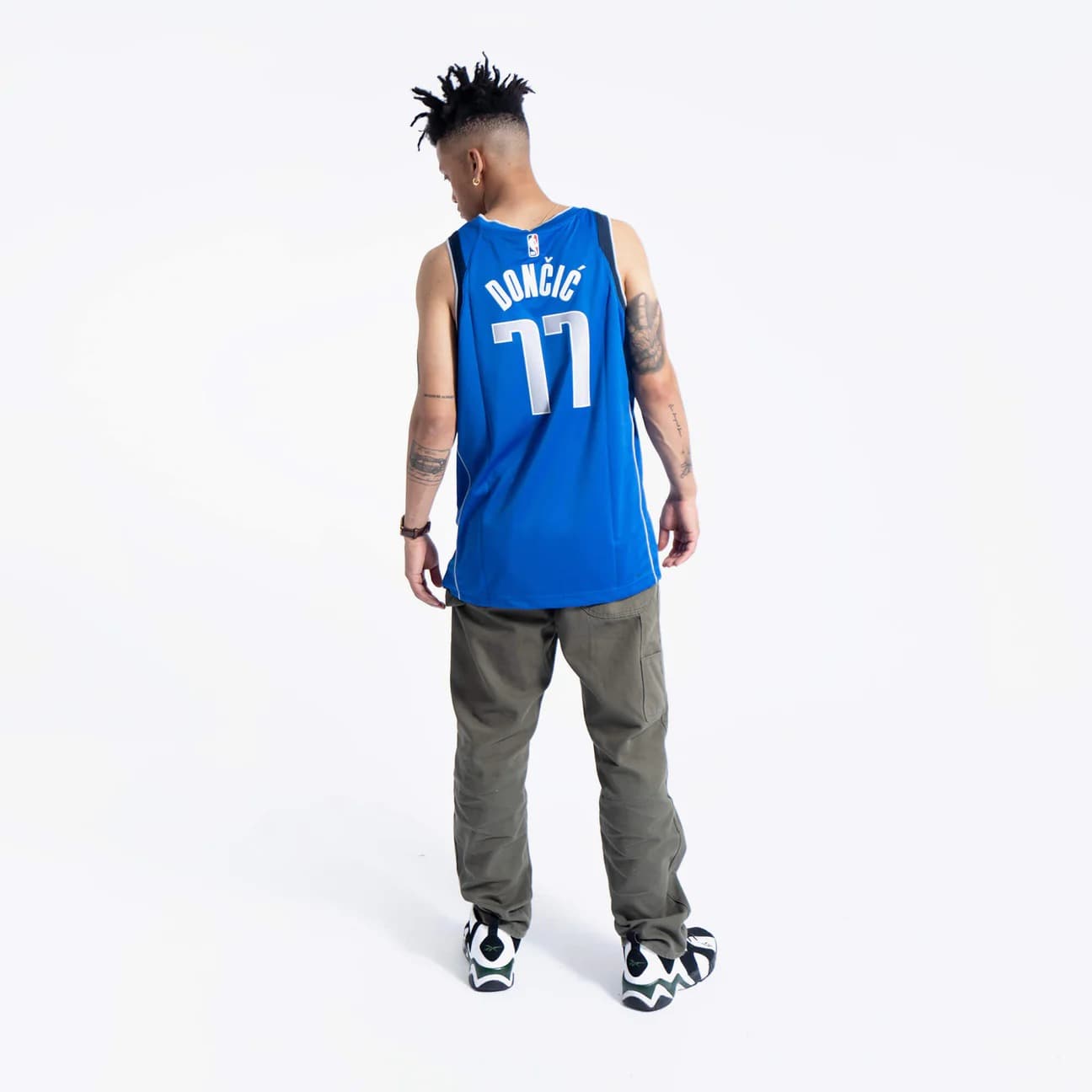 Баскетбольная джерси 2023-24 Dallas Mavericks Luka Dončić #77 Swingman Icon Edition Blue Jersey