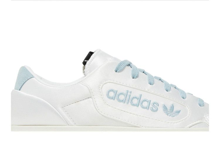 wmns-sleek-super-cloud-white-silver-eg6770_01