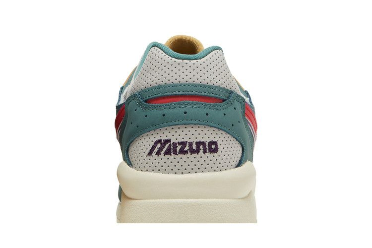 Кроссовки Mizuno Patta x Sky Medal 'Green Ivory'