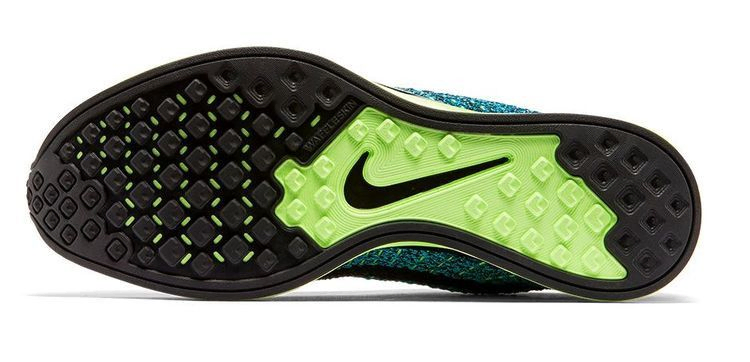 flyknit-racer-526628-401_04