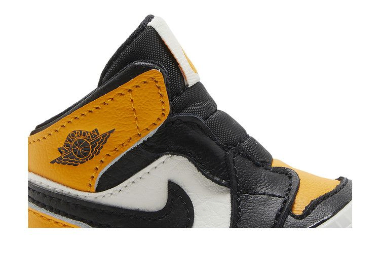 air-jordan-1-crib-bootie-yellow-toe-at3745-711_01
