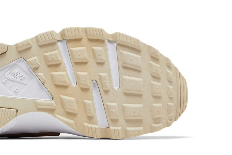 wmns-air-huarache-run-particle-beige-634835-202_04