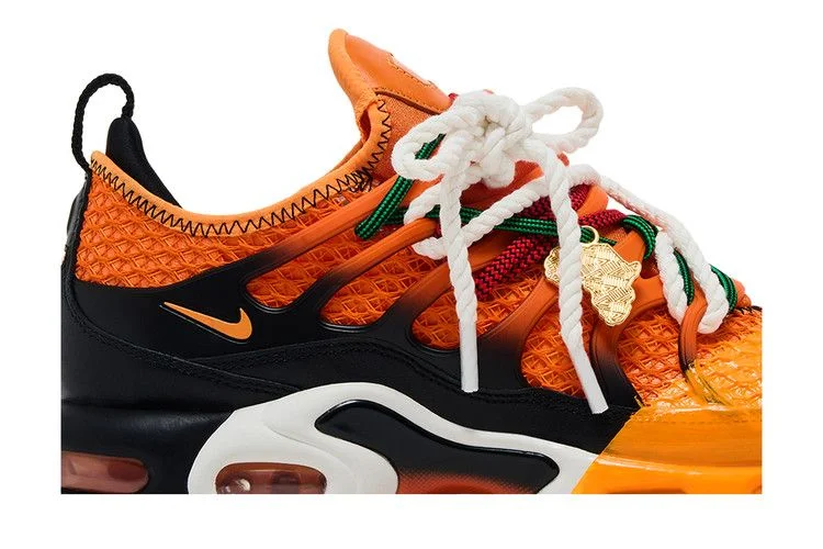 Krossovki-Homecoming-x-Nike-Air-Max-Plus-Safety-Orange-Black-Bright-Mandarin-1