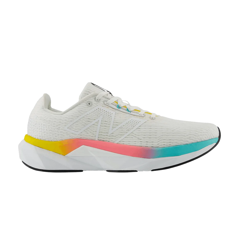 Krossovki-New-Balance-FuelCell-Propel-v5-White-Ginger-Lemon