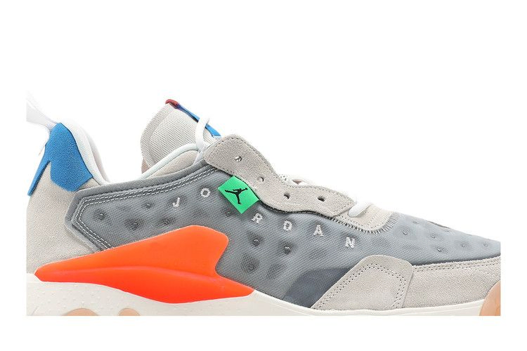 jordan-delta-2-light-smoke-grey-total-orange-cv8121-004_01