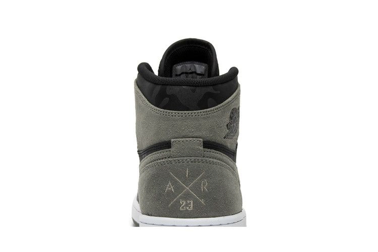 air-jordan-1-retro-high-p51-camo-332550-034_06