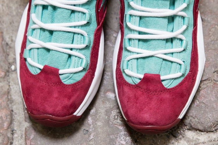 Кроссовки Sneakersnstuff x Reebok Question Mid 'A Shoe about Nothing'