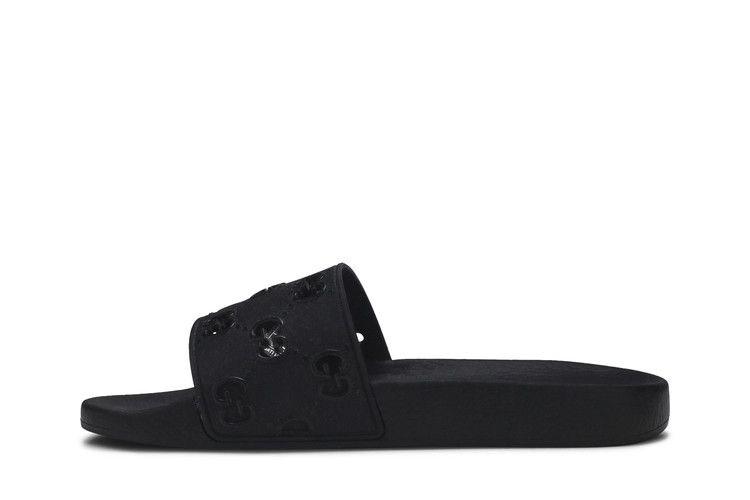 gucci-rubber-gg-slide-black-575957-jdr00-1000_02