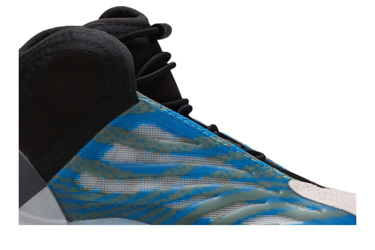 yeezy-quantum-infants-frozen-blue-gz8870_01