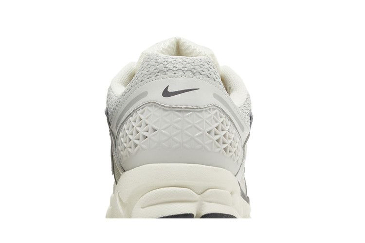 Кроссовки Nike Air Zoom Vomero 5 'Chrome'