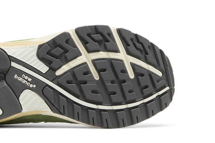 Кроссовки Teddy Santis x New Balance 993 Made in USA 'Chive'