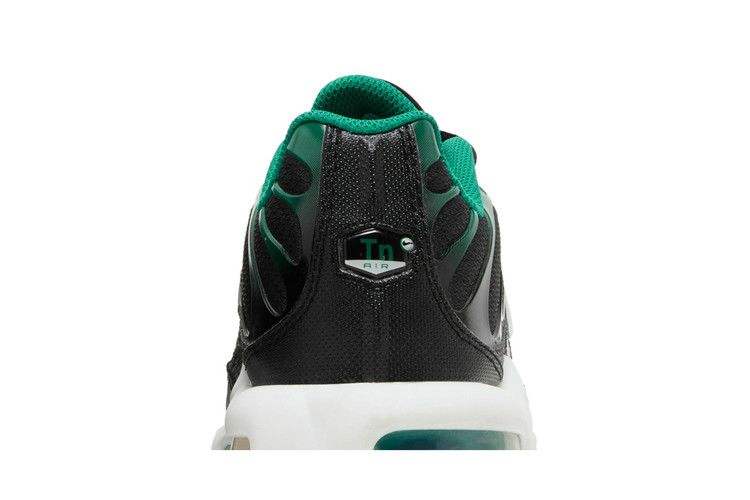Кроссовки Nike Air Max Plus 'Black Malachite Gum'