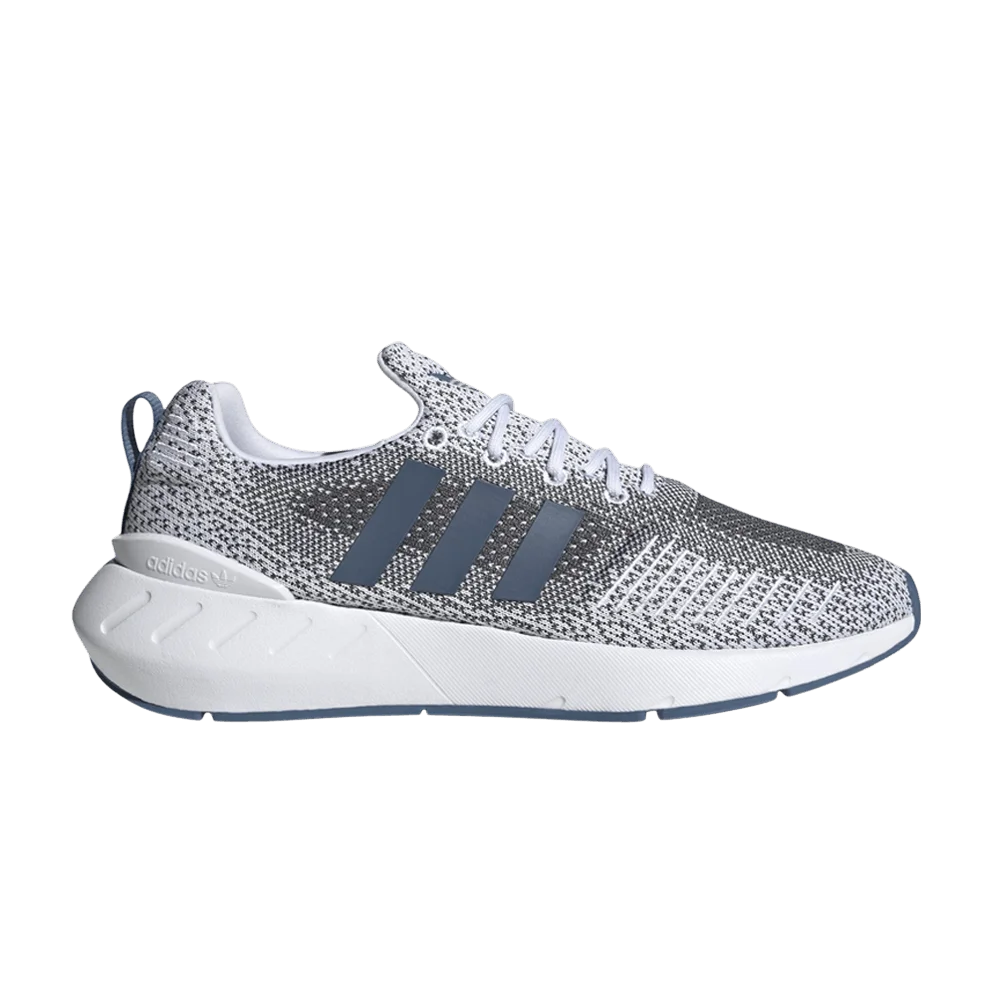 Krossovki-Adidas-Swift-Run-22-White-Altered-Blue