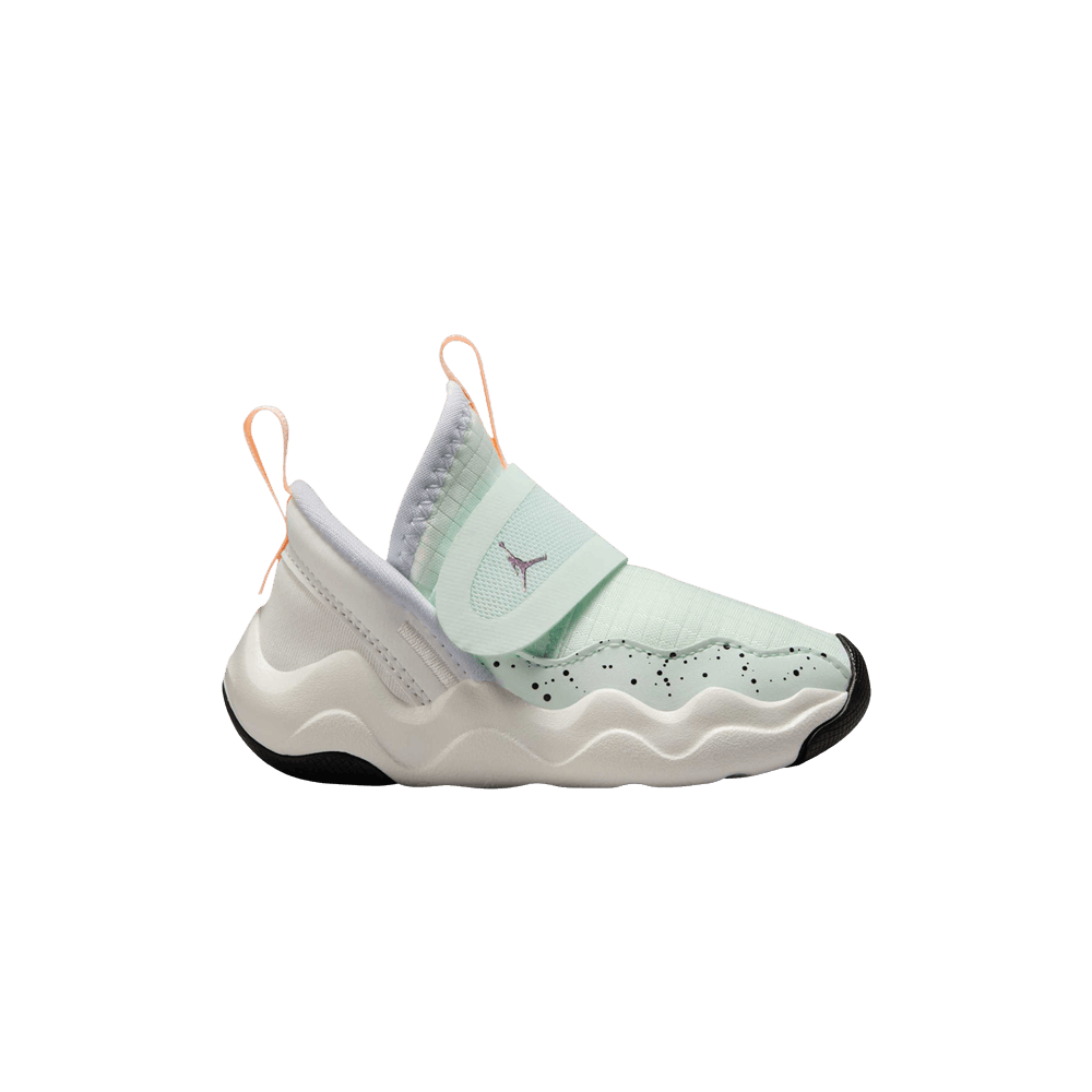 jordan-23-7-td-barely-green-grey-dq9294-301