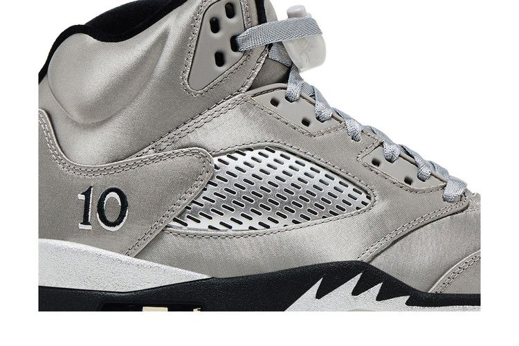 Кроссовки Wmns Air Jordan 5 Retro 'Wings'