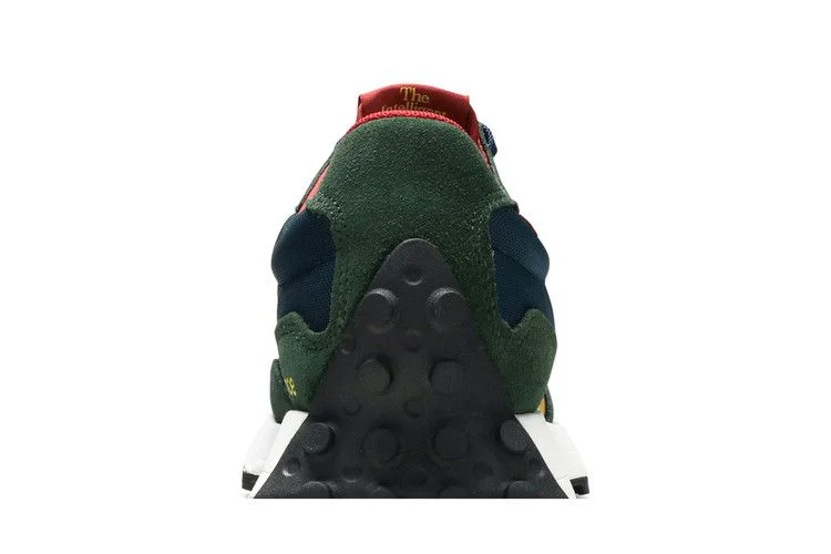 Krossovki-New-Balance-327-Navy-Red-ASOS-Exclusive-6