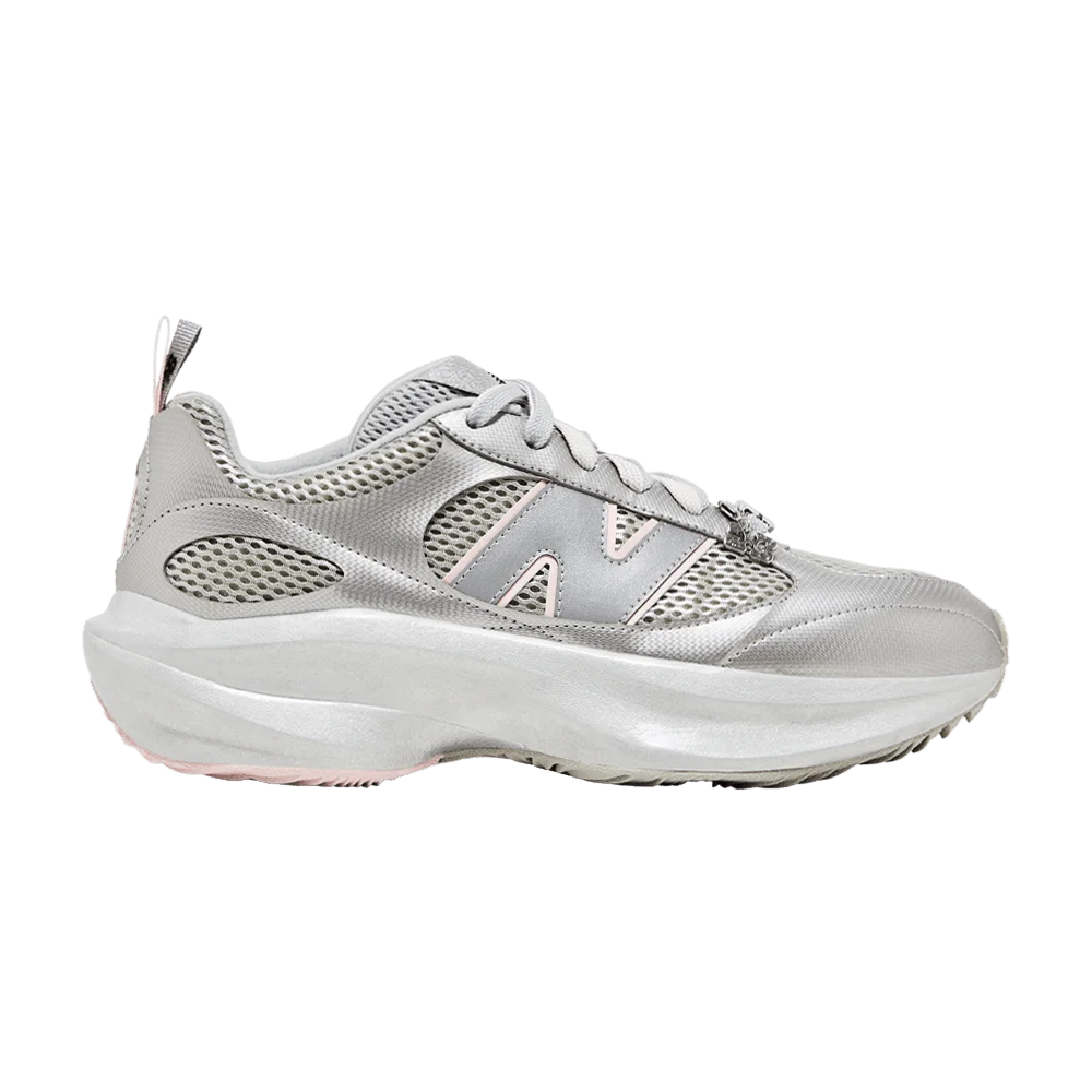 Krossovki-New-Balance-GANNI-x-WRPD-Runner-Silver-Metallic-Pink-China-Exclusive