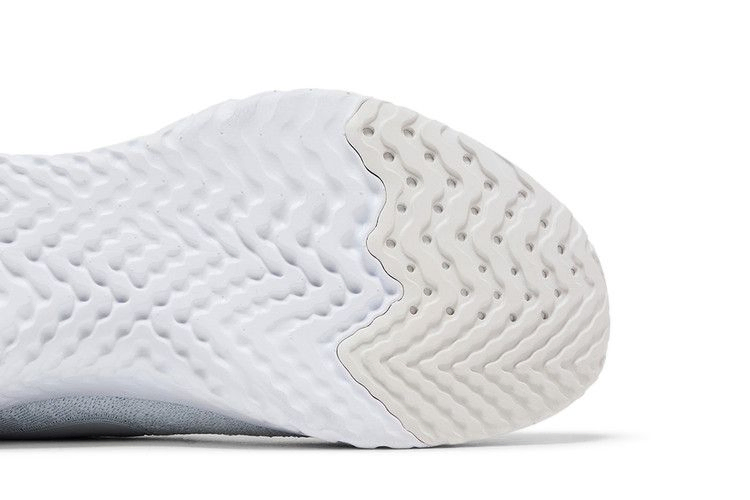 Кроссовки Nike Epic React Flyknit 2 'Pure Platinum'