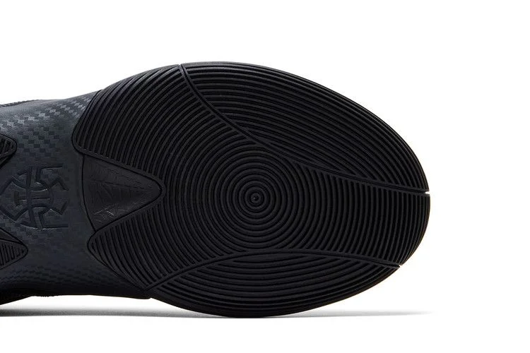 Krossovki-adidas-D.O.N.-Issue-7-Black-Carbon-4