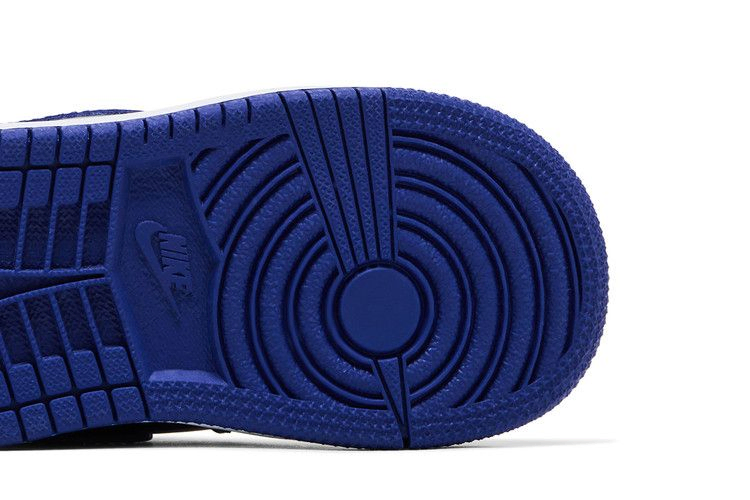 air-jordan-1-retro-hi-td-deep-royal-blue-705304-420_04