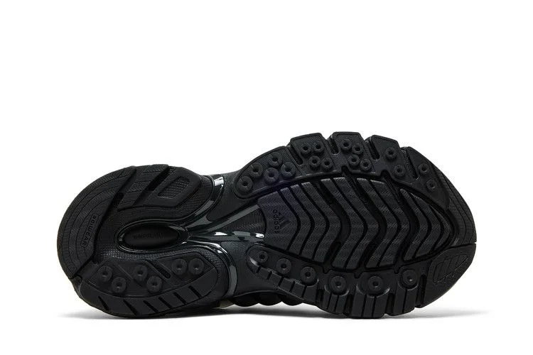 Krossovki-Pharrell-x-VIRGINIA-x-adidas-Adistar-Jellyfish-Triple-Black-3