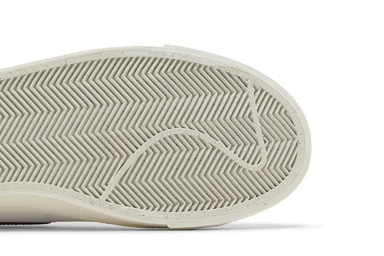 Krossovki-Nike-Blazer-Mid-77-Vintage-White-Black-4