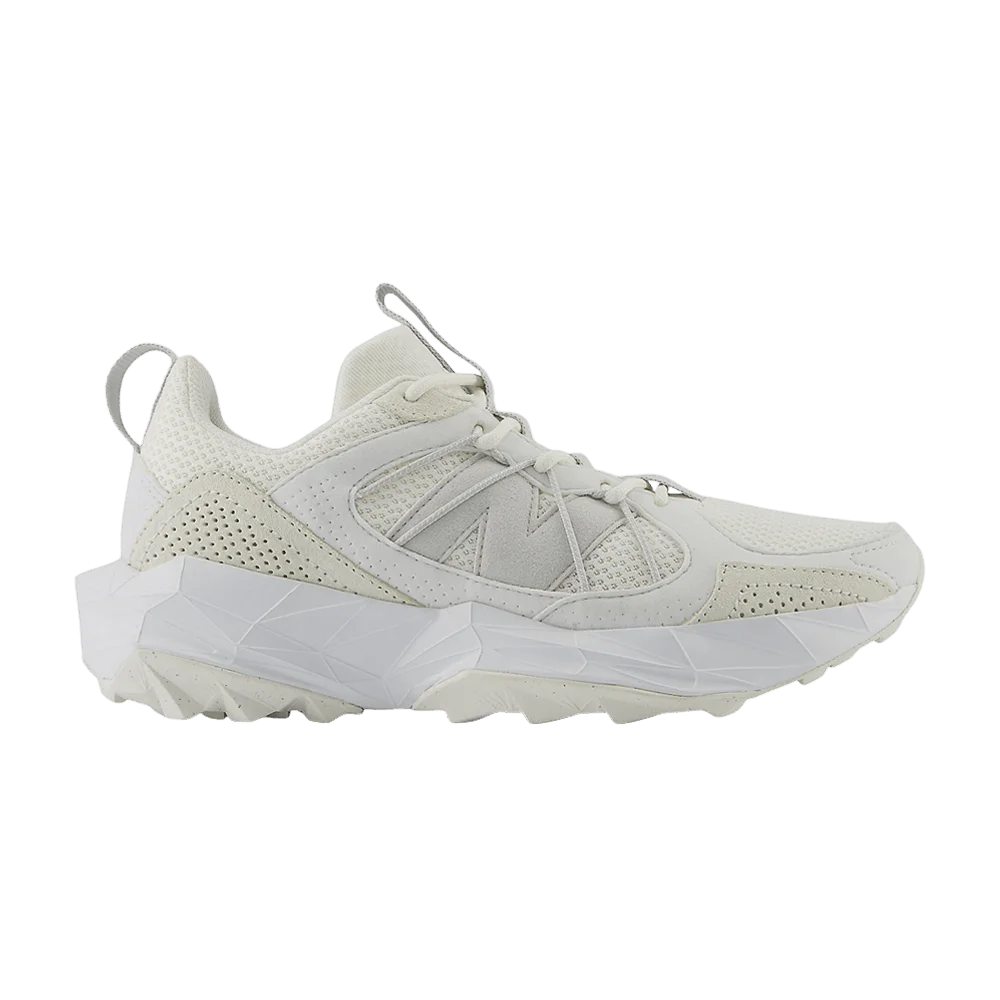 Krossovki-New-Balance-Wmns-Tektrel-Wide-Sea-Salt-Grey-Matter