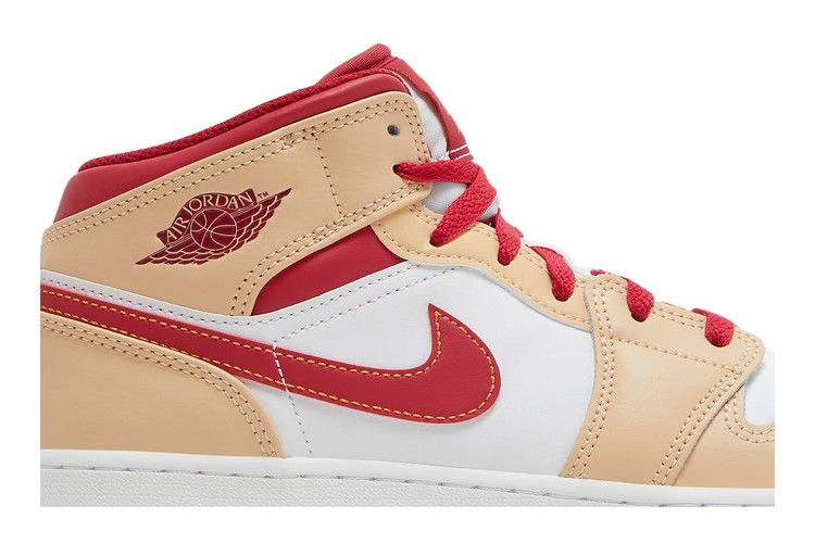 air-jordan-1-mid-gs-white-onyx-light-curry-554725-201_01