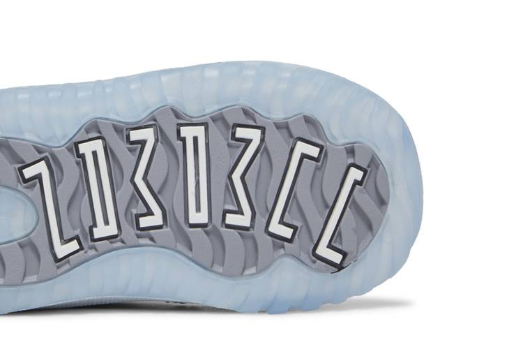 air-jordan-11-retro-low-td-cement-grey-505836-140_04