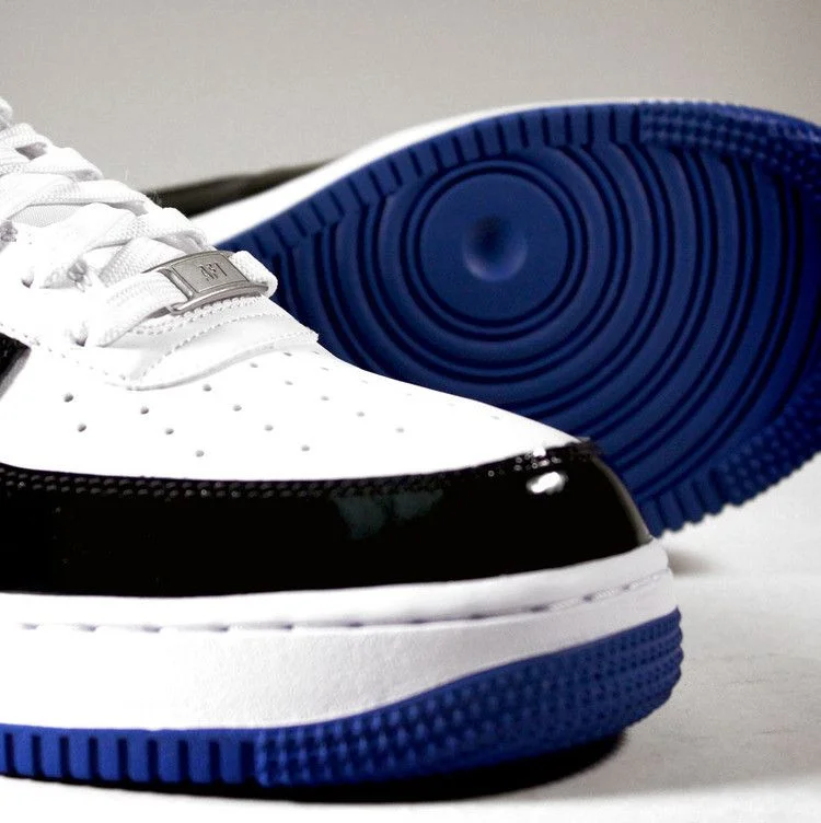 Krossovki-Nike-Air-Force-1-Game-Royal-4