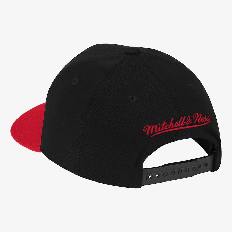 Бейсболка Mitchell & Ness Black Red Toronto Raptors Two-Tone HWC Snapback Hat