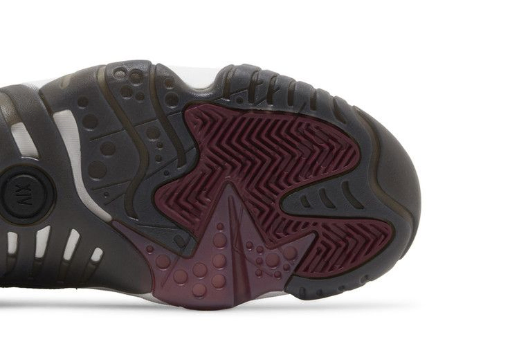 wmns-jumpman-two-trey-bordeaux-dr9631-600_04