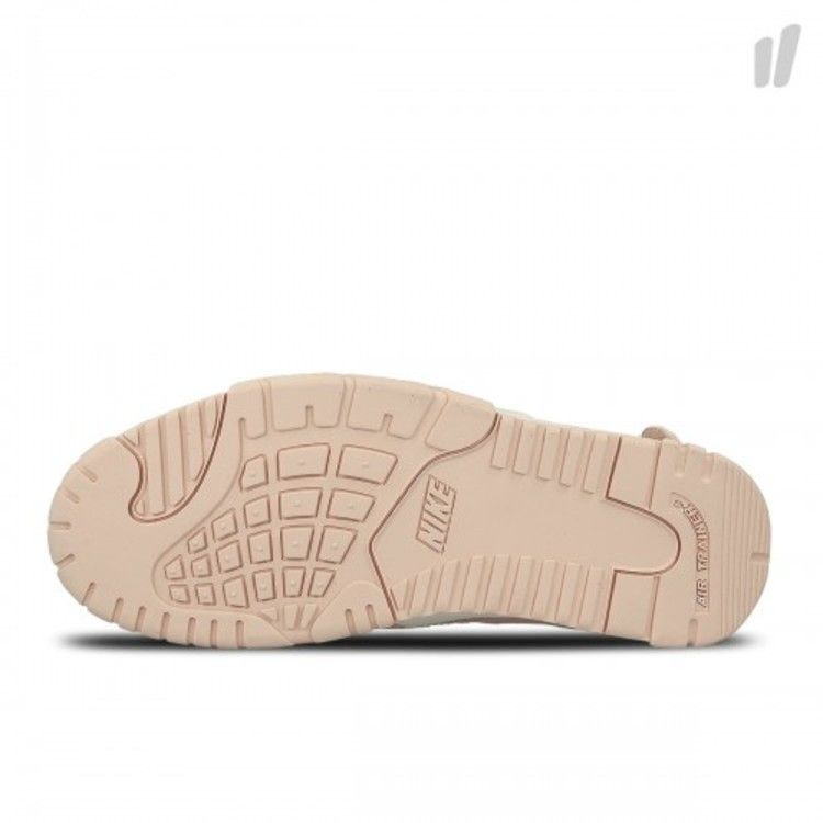 air-trainer-cruz-qs-easter-821955-800_04