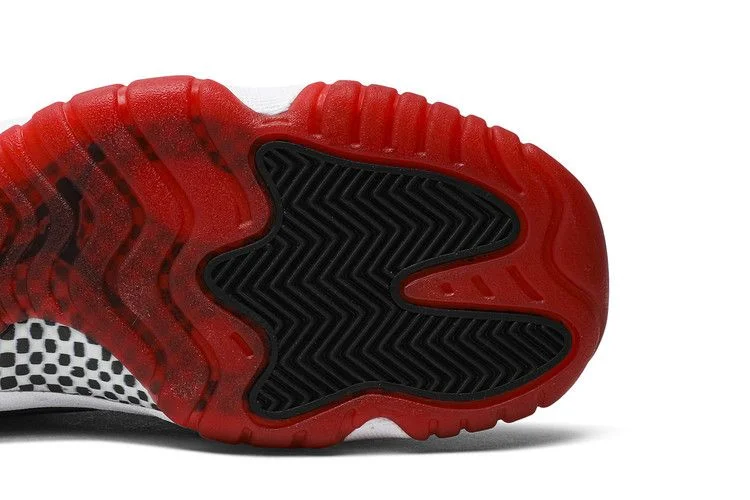 Krossovki-Air-Jordan-11-Retro-GS-Bred-2019-4