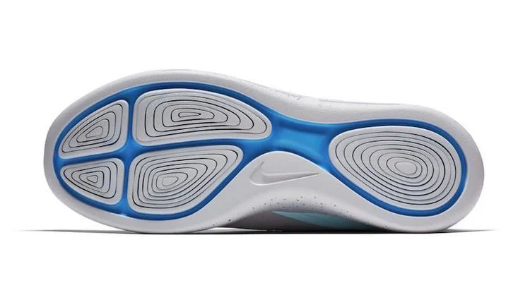 Krossovki-Nike-LunarCharge-Mag-4