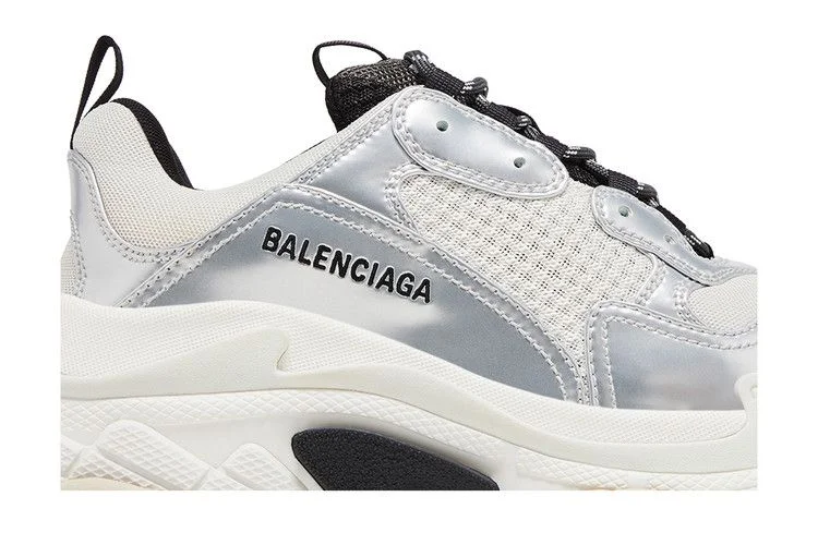 Krossovki-Balenciaga-Triple-S-Sneaker-Black-White-Silver-1