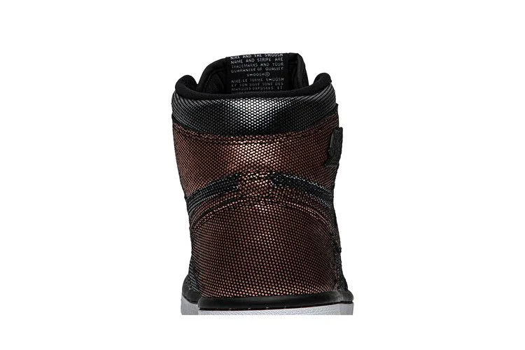 Кроссовки Wmns Air Jordan 1 Retro High OG 'Fearless'