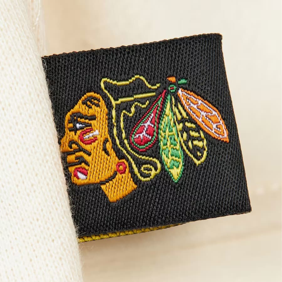 Лонгслив Mitchell & Ness Women's Cream Chicago Blackhawks Logo Lightweight 3.0 Fleece Pullover Sweatshirt