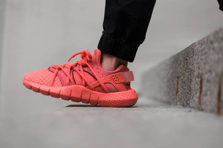 Кроссовки Nike Huarache NM 'Hot Lava'