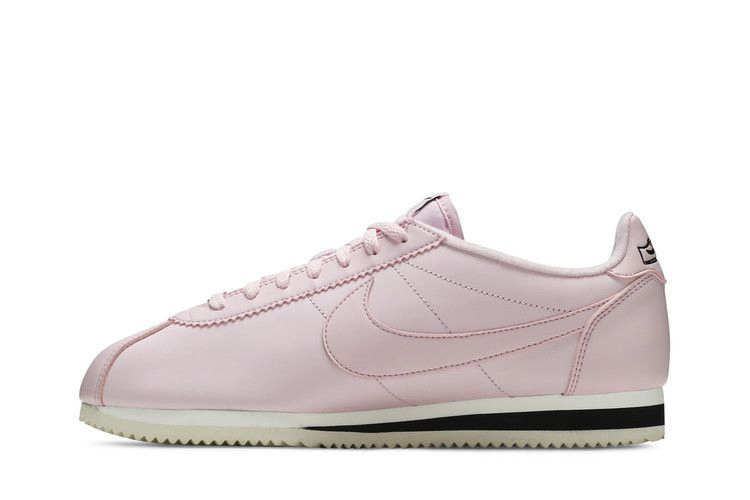 nathan-bell-x-classic-cortez-pink-foam-bv8165-600_02