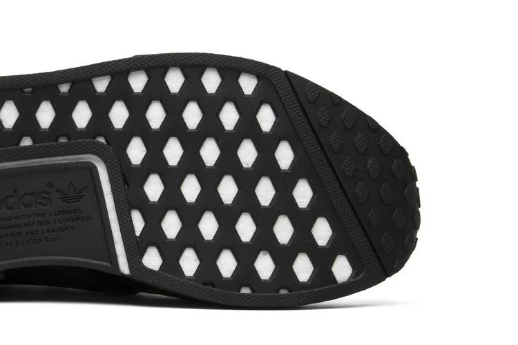 Krossovki-Neighborhood-x-adidas-NMD_R1-Primeknit-Triple-Black-4