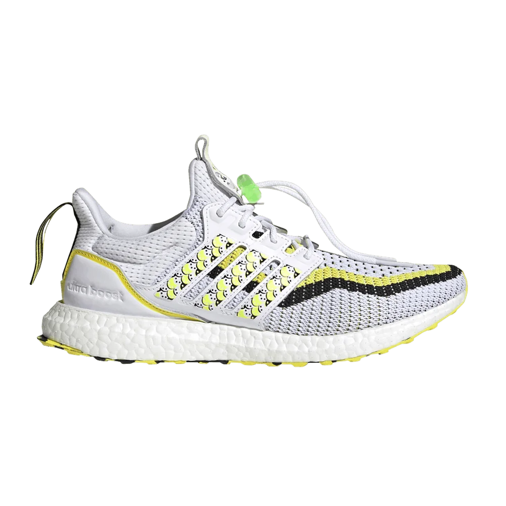 Krossovki-Adidas-UltraBoost-DNA-Lion-Dance-Solar-Yellow