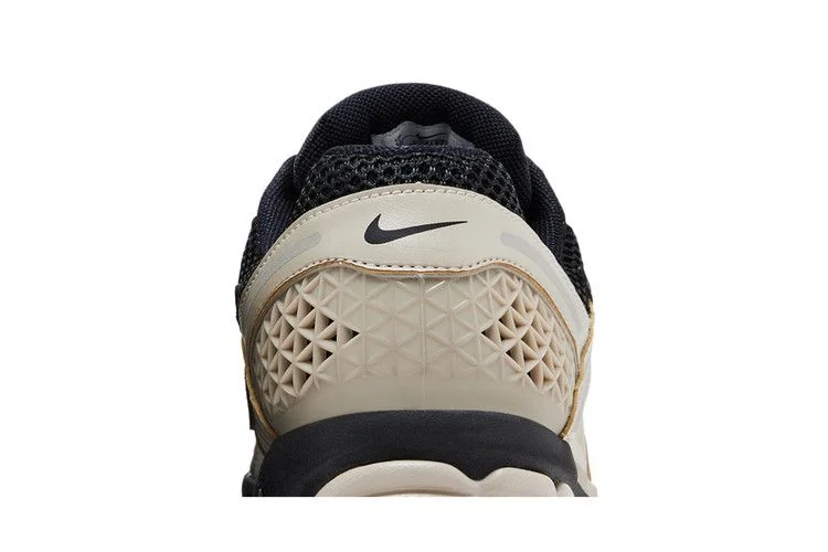 Кроссовки Nike Air Zoom Vomero 5 'Black Cream'