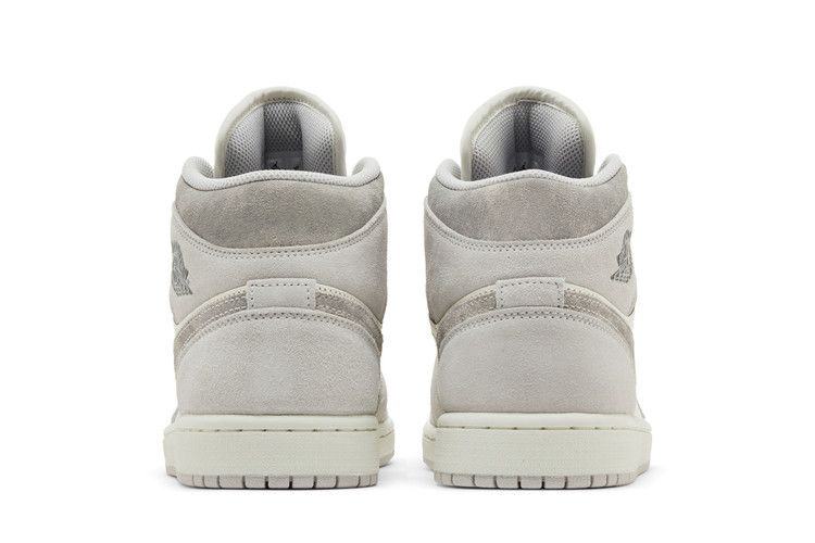 Кроссовки Air Jordan 1 Mid SE 'Neutral Grey Sail'