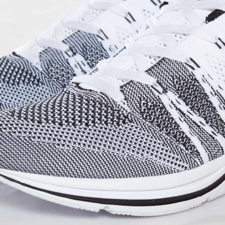 Кроссовки Nike Flyknit Trainer 'White Black'