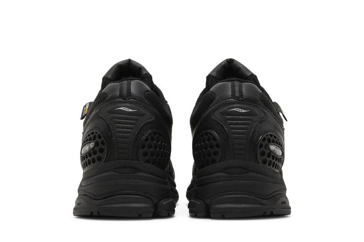 Кроссовки Saucony ProGrid Triumph 4 'Gorpcore - Black'