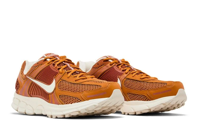 Krossovki-Nike-Air-Zoom-Vomero-5-Monarch-7