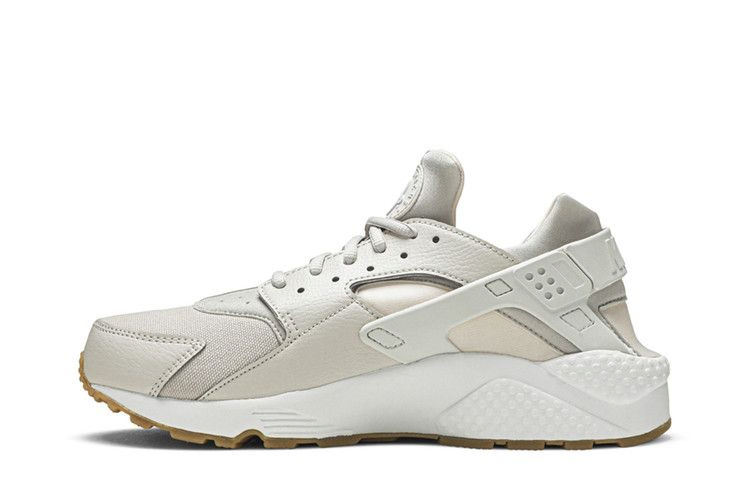 wmns-air-huarache-run-desert-sand-634835-034_02