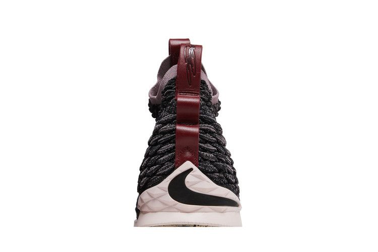 Кроссовки Nike LeBron 15 'Pride of Ohio'
